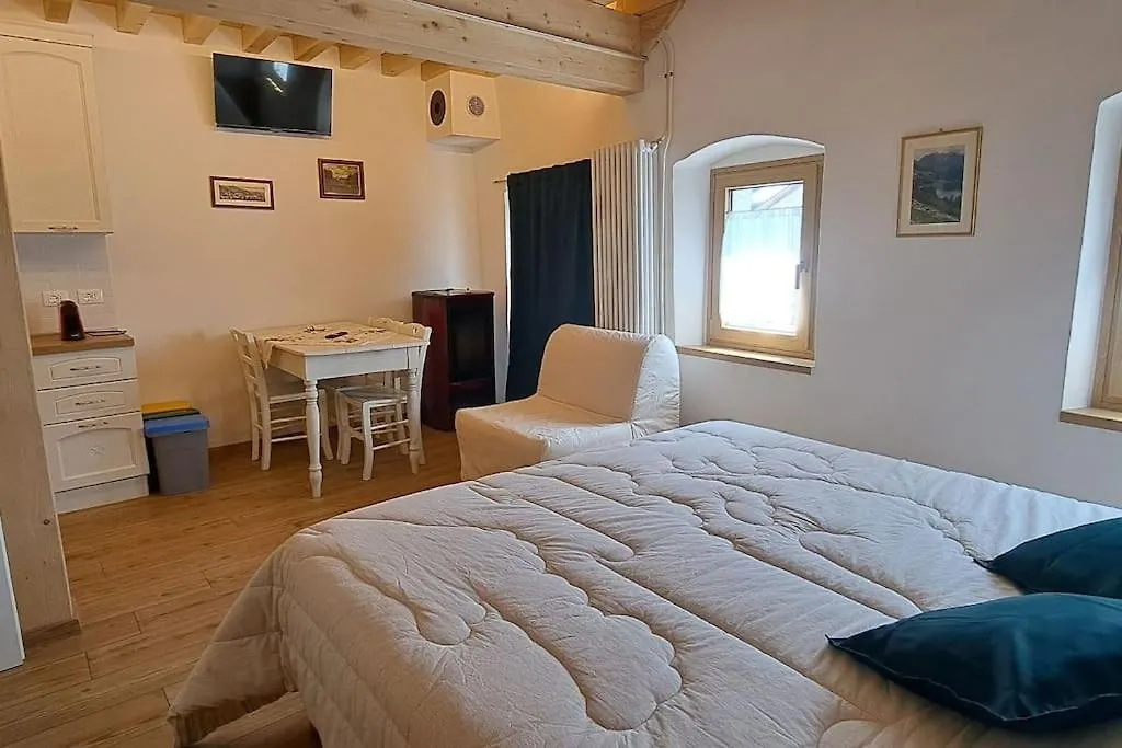Nonna Clara, Monolocale location